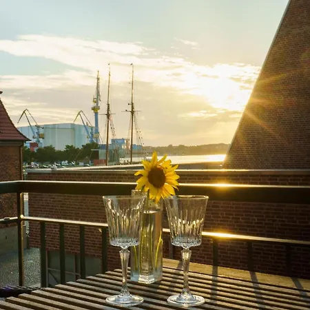 Meehrflair Ohle06 Alter Hafen Mit Balkon Im Historischen Ohlerich Speicher Wißmar