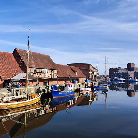 Meehrflair Ohle06 Alter Hafen Mit Balkon Im Historischen Ohlerich Speicher Wißmar